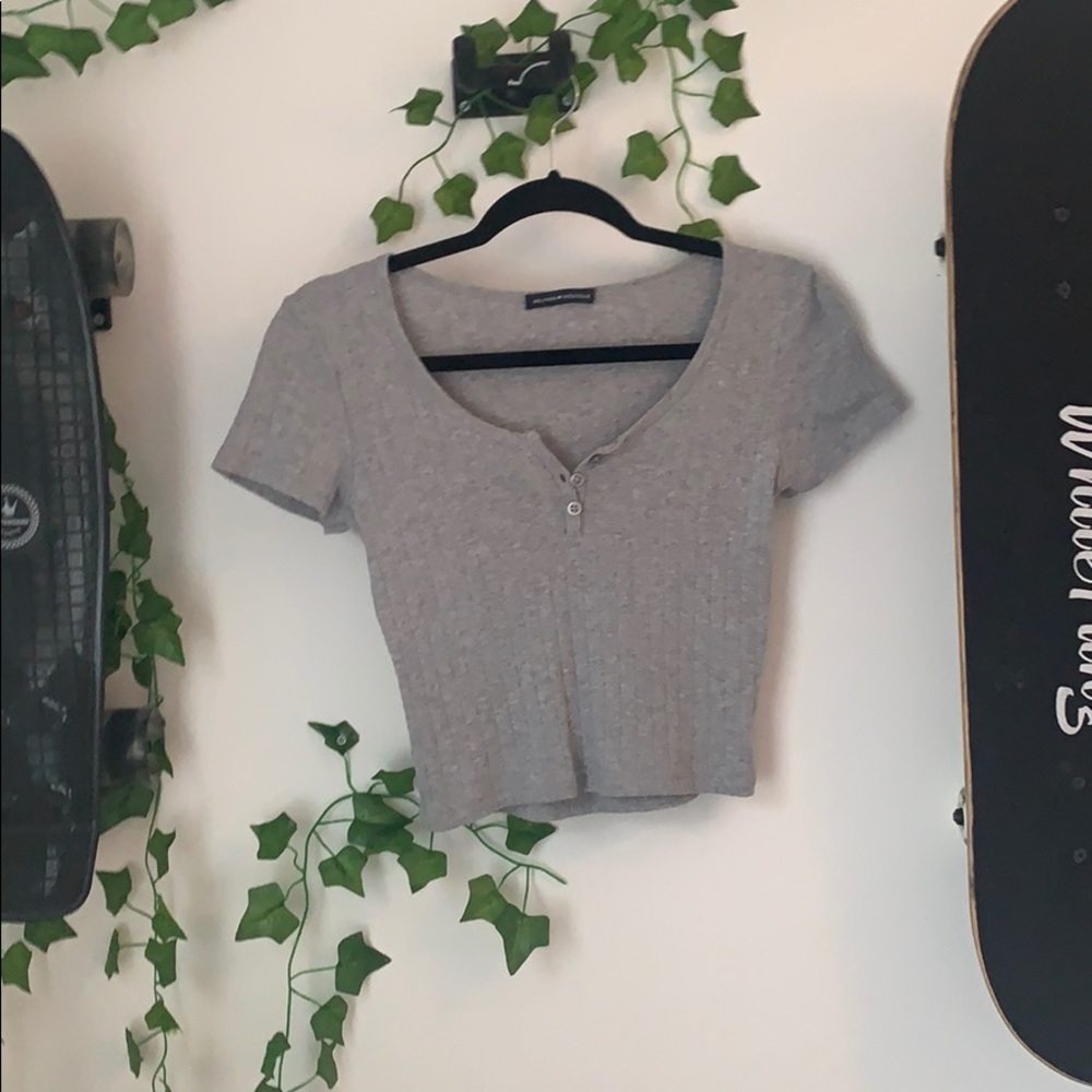 BRANDY MELVILLE short sleeve zelly top